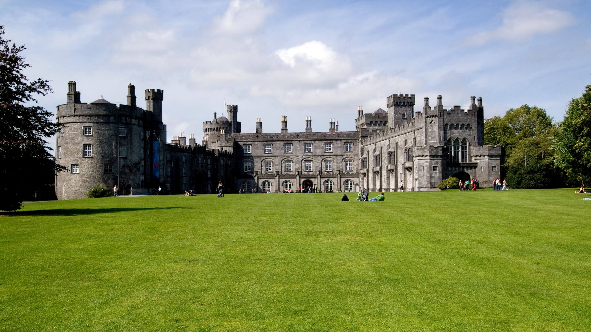 Exterior of Kilkenny Castle with lawn