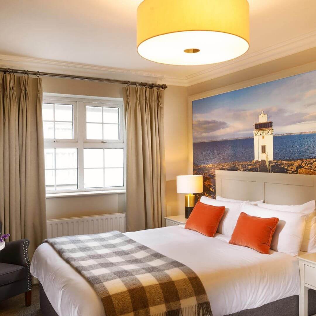 The wild atlantic lodge room in ballyvaughan