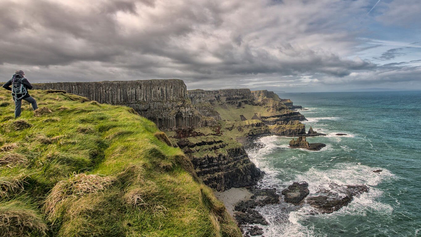 hiking on the causeway coast in northern Ireland 