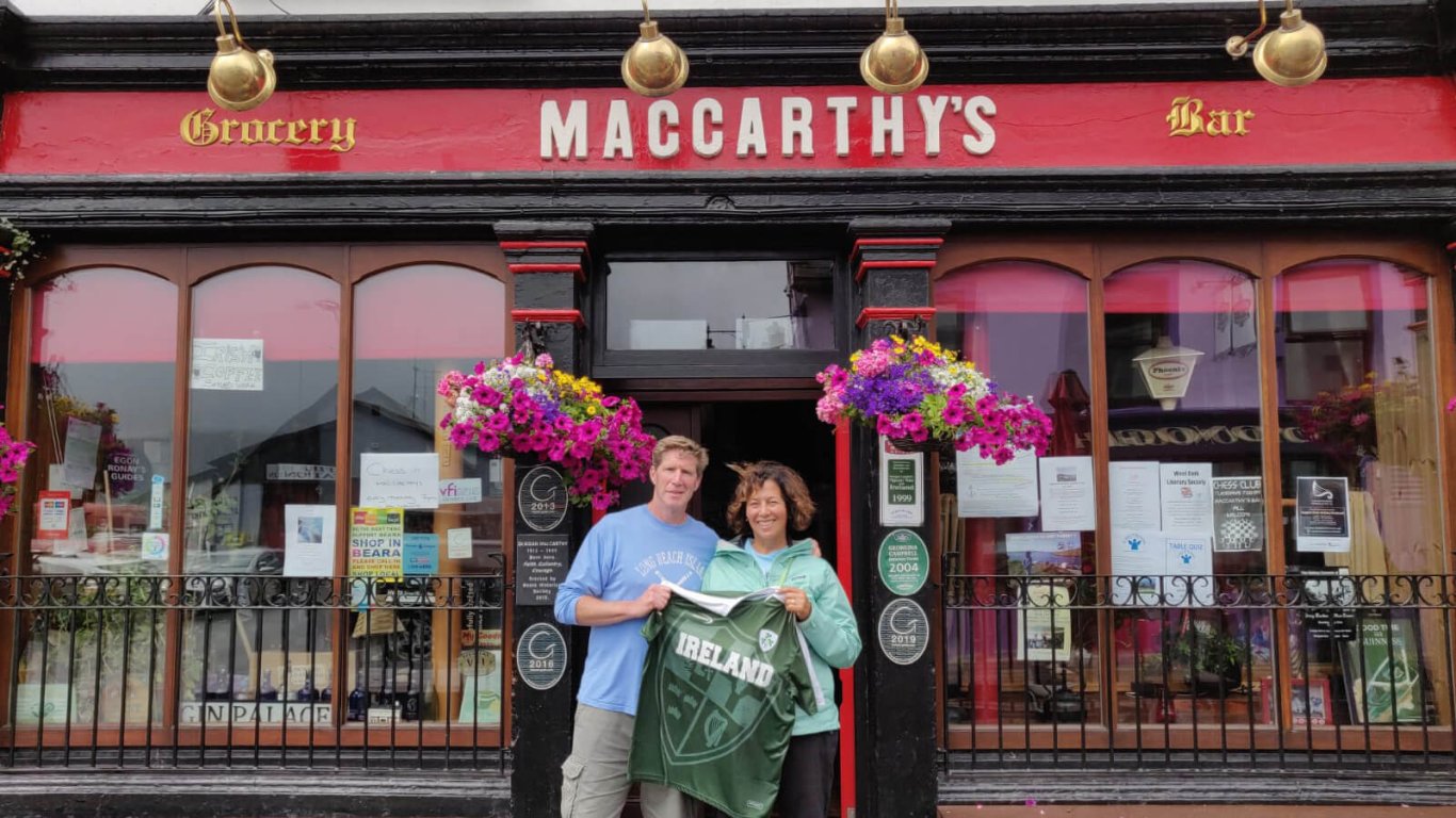 These MacCarthy tour guests traced their Irish ancestry to the eponymous, red-fronted pub in Castletownbere, Cork