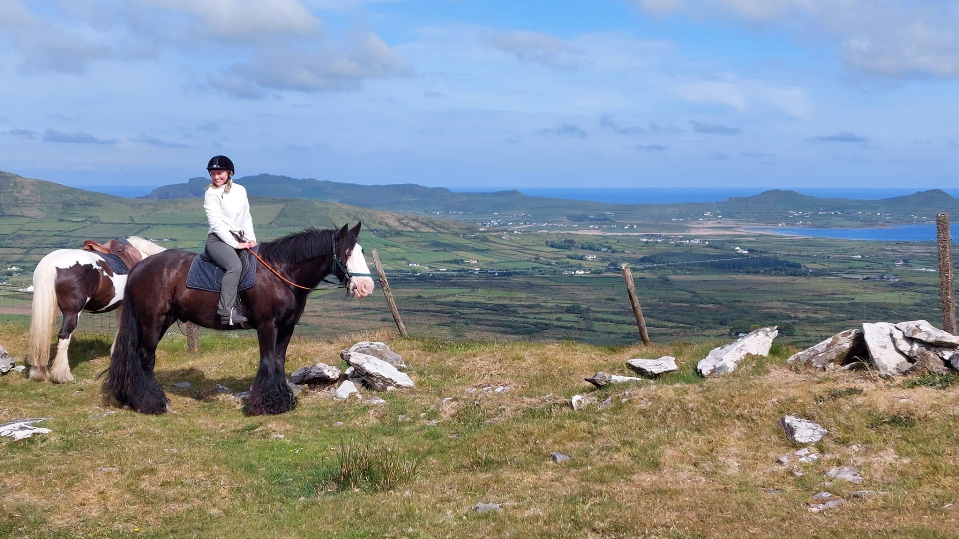 horse riding in dingle