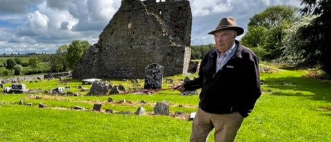 6 day southeast tour guide at ruins in Ireland
