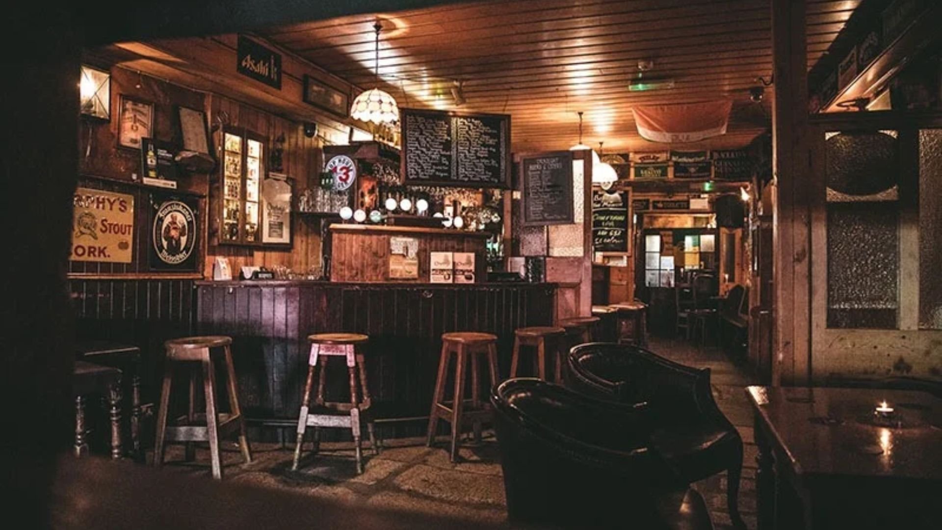 courtneys bar killarney
