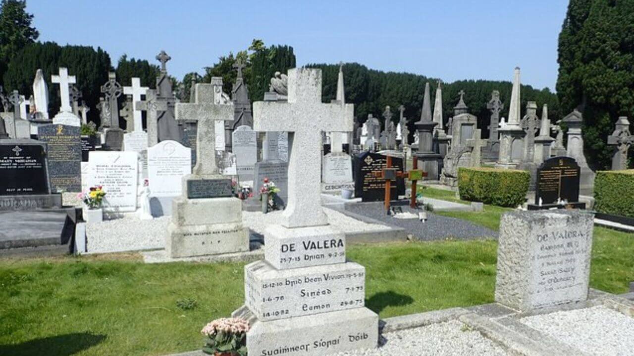 eamon de valera grave glasnevin cemetery dublin