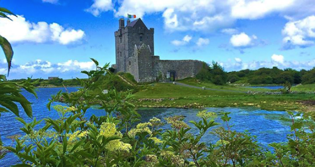 Dunguaire Castle - Ireland's castles and fascinating fasts