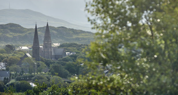 Spend two night the town of Clifden in the heart Connemara on our 11 Day Driftwood Discover Ireland Tour.