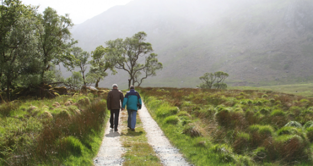 which tour of ireland to choose - Hiking in Glenveagh National Park, Co. Donegal 