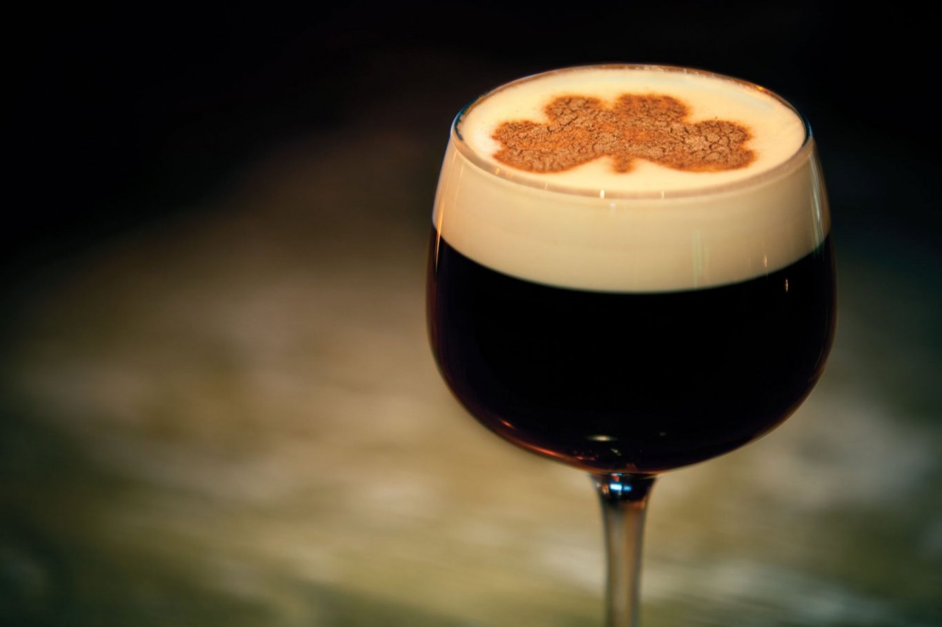 Irish-Coffee. Drinks that taste better in Ireland