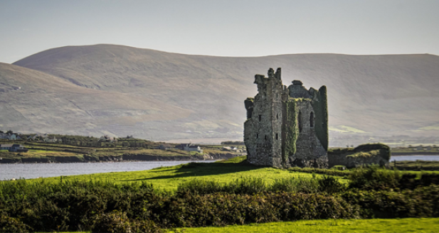 ballycarbery castle - irish castle ruins