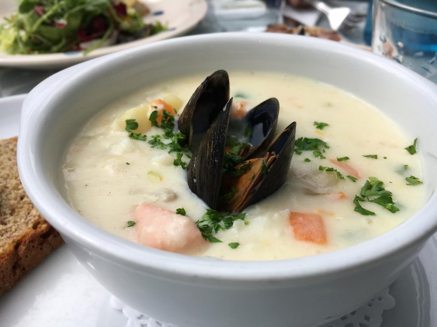 how to make an irish seafood chowder in 8 easy steps